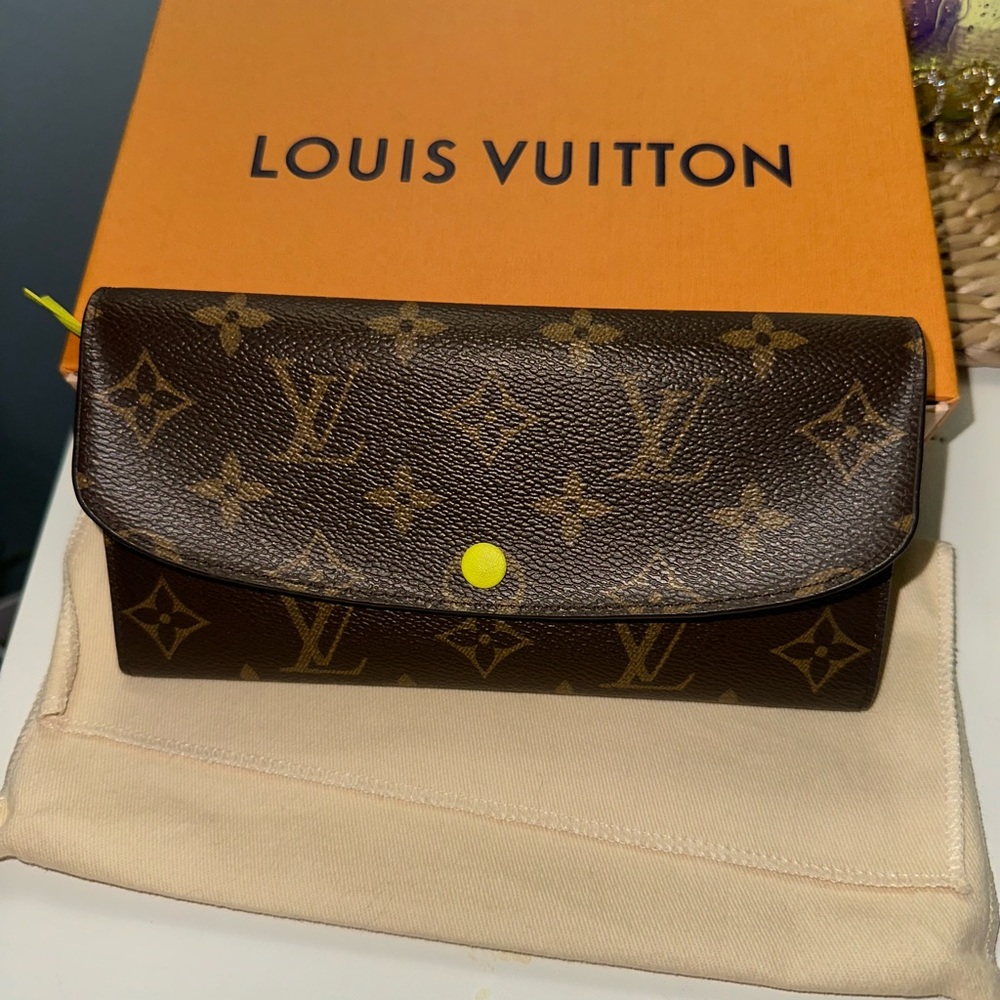 Louis Vuitton Emilie Wallet 🎾 Neon Yellow Monogram